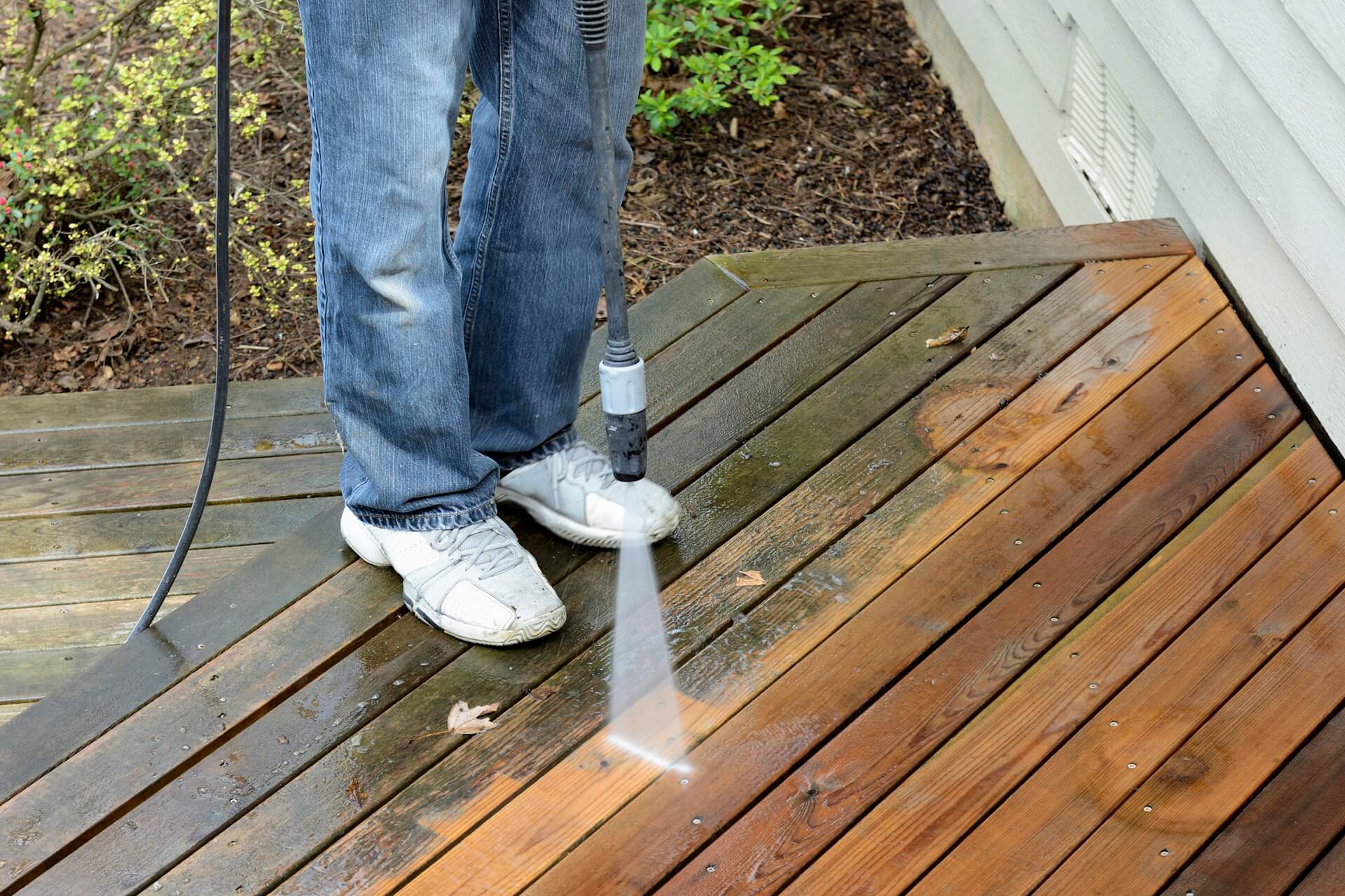 terrassendielen-reinigen-renovieren-05